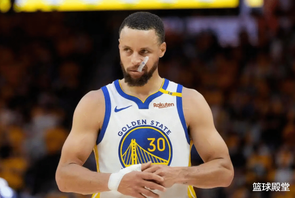 贝格富配资 勇士逆转掘金! 库里轰42分超神, 库明加+2替补稳健, 波杰副作用!